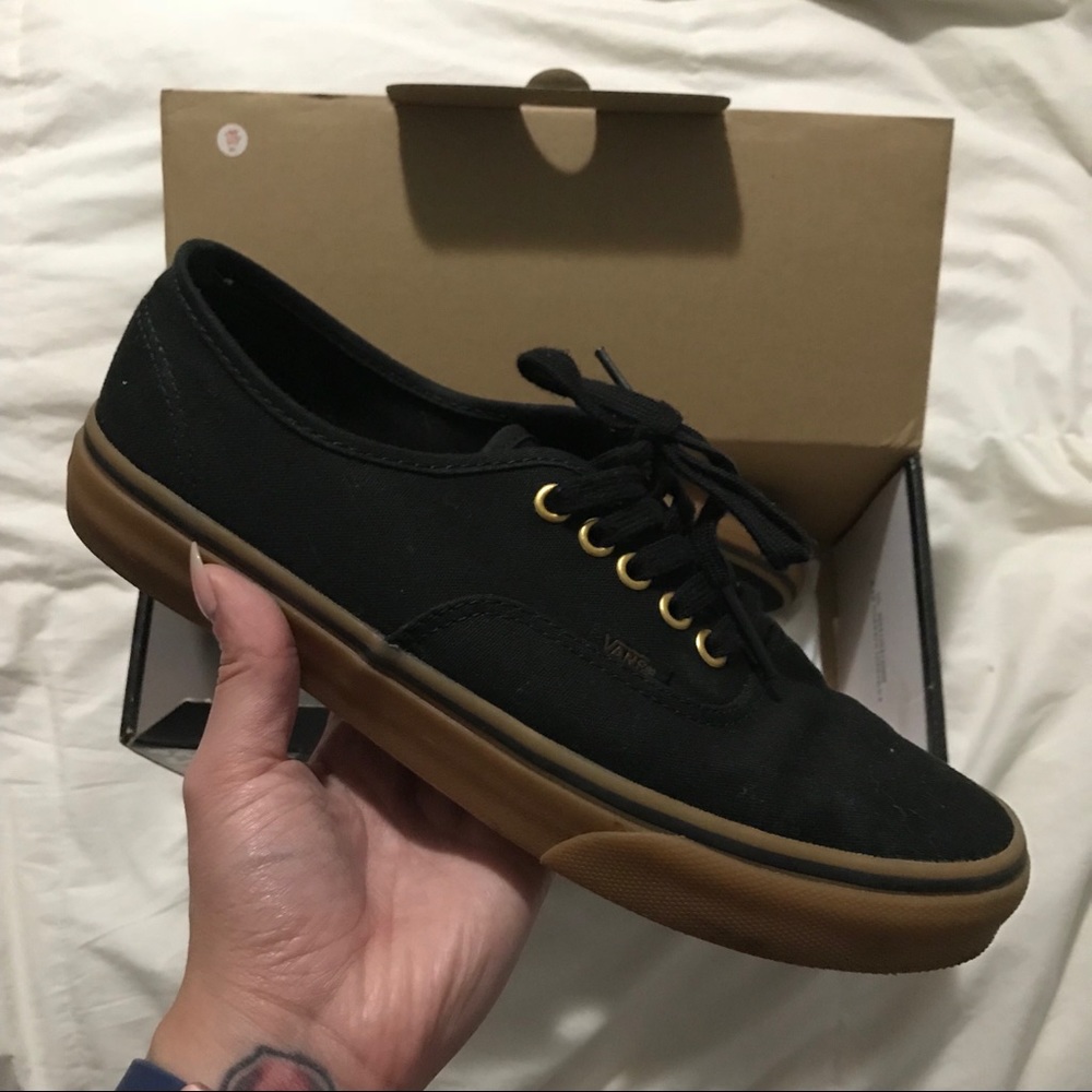Men’s all black Vans